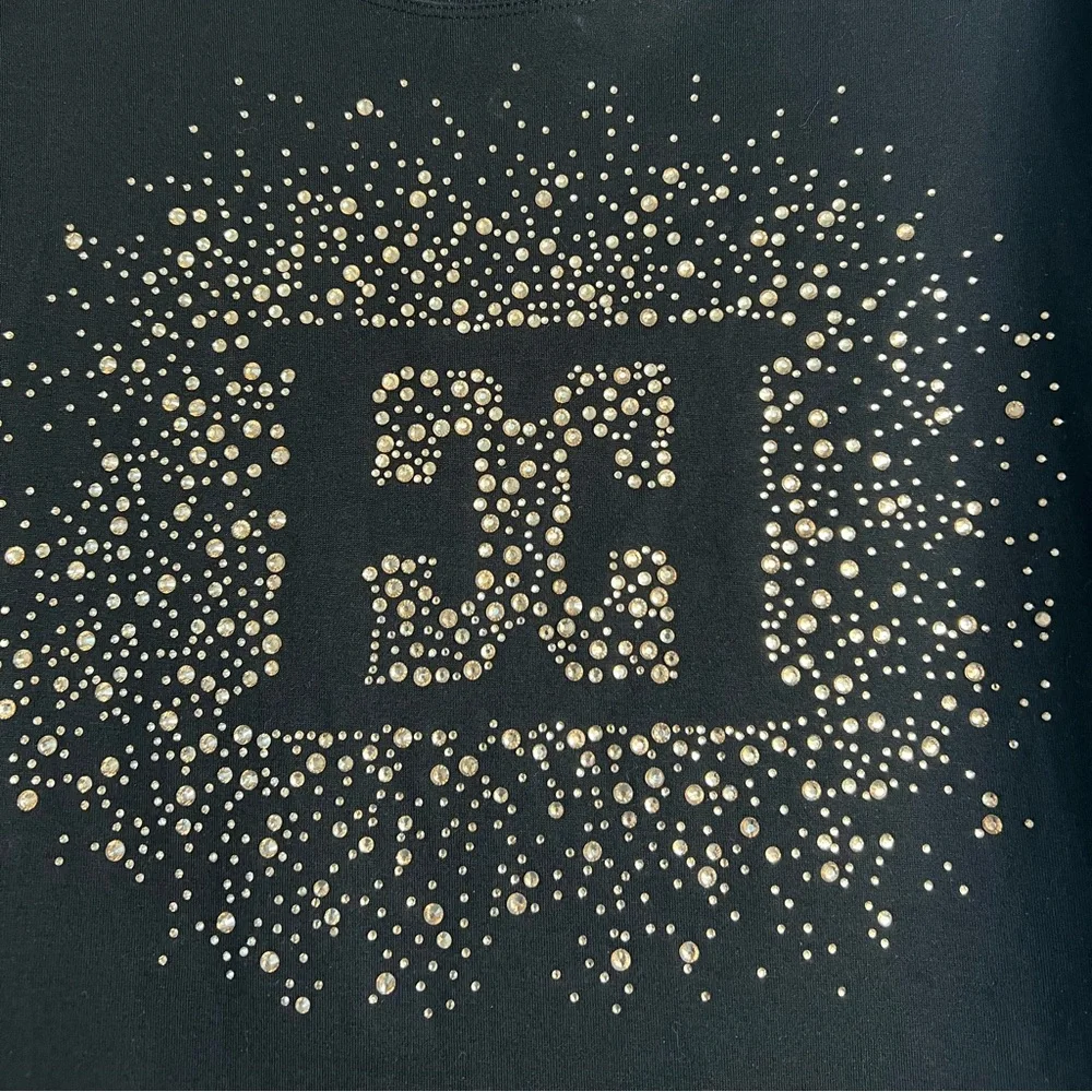 Escada - Picture 3 of 3